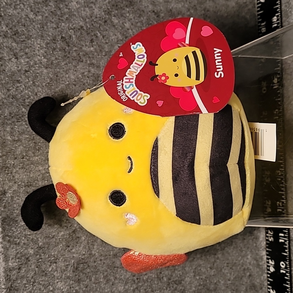 Nwt Squishmallow Sunny small 6 inch
